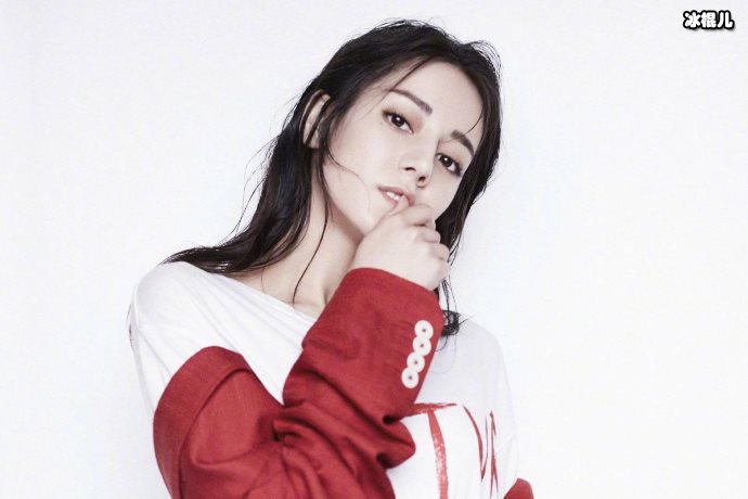 【WPT扑克】迪丽热巴为什么不敢展露身材？保守到泳衣都不穿