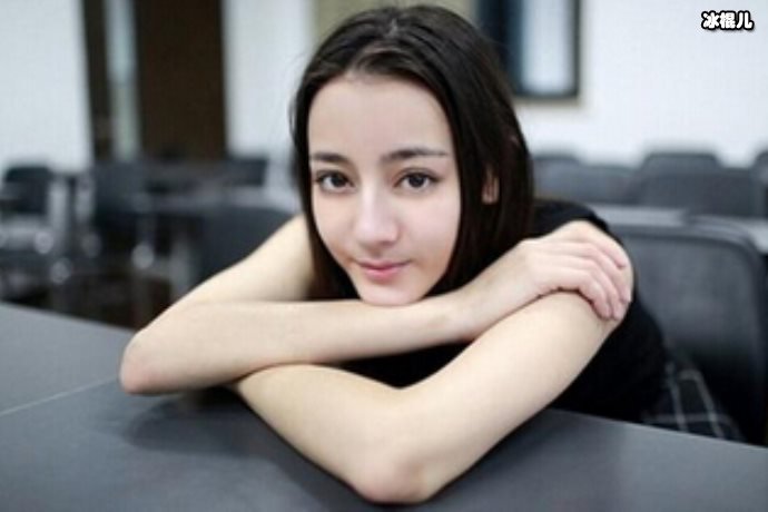 【WPT扑克】迪丽热巴最近完美升级，从青春的小女孩蜕变成气质女神