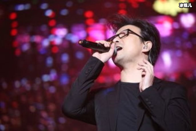 【WPT扑克】汪峰和女儿醒醒有爱互动，被女儿打扮成“花大姐”逗笑网友