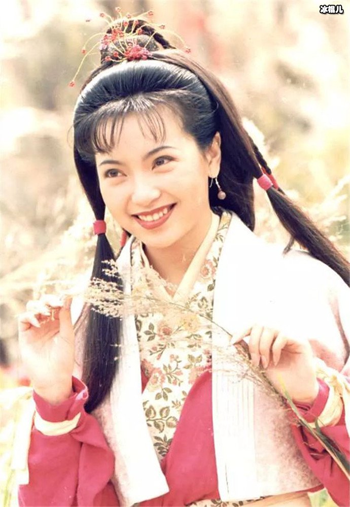 【WPT扑克】曾是“最美郭芙”，为给狗办葬礼狂砸20w，离婚后沉迷整容