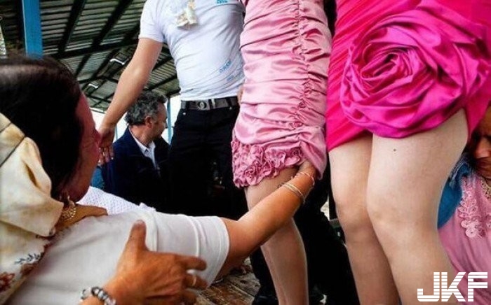 【WPT扑克】吉普賽妹子任人揉奶捏腿！「新娘市集」驗貨完直接回家啪～