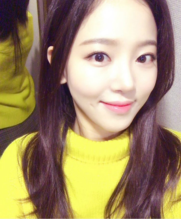 【WPT扑克】平時清純模樣惹人愛，是被「開發」還是「露本性」，超暗黑到連劇組人員都受不了！