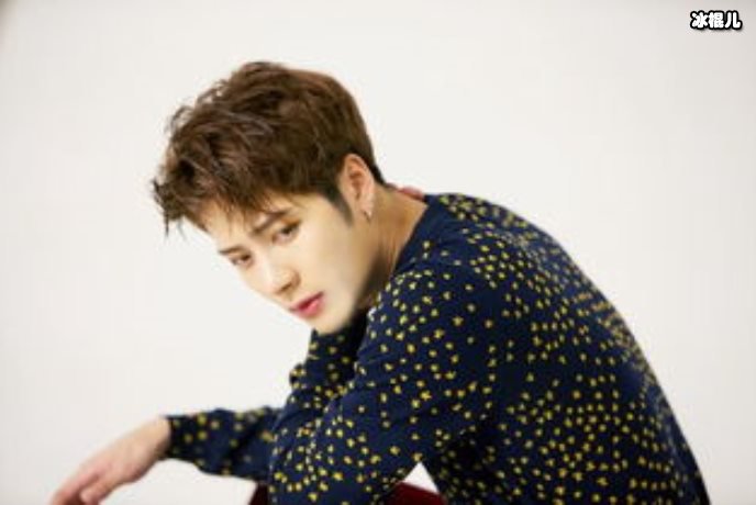 【WPT扑克】王嘉尔表示不能给母亲庆生很是遗憾，晒照片暴露了家庭背景