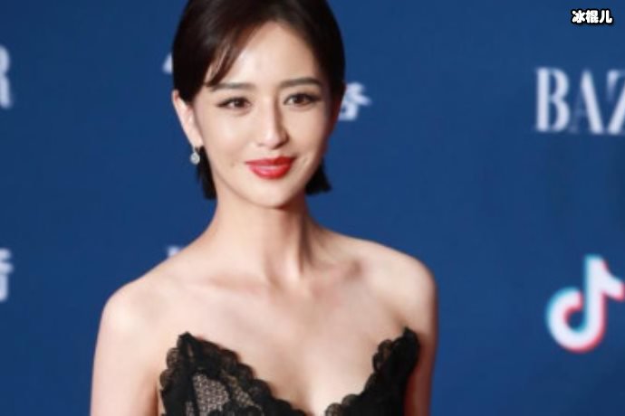 【WPT扑克】一件裙子需要好几人搬？佟丽娅古装惊艳而她的裙子吸引更多目光