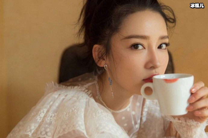 【WPT扑克】李沁街拍掌握了实用性的青春穿搭