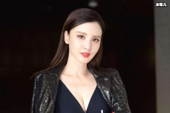 【WPT扑克】张萌透露当制片人辛酸，被临时毁约崩溃大哭咬牙坚持才有如今