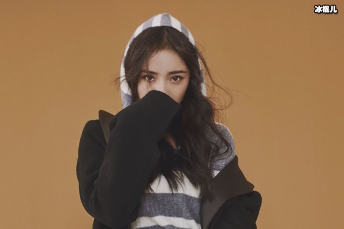 【WPT扑克】杨幂新代言备受议论！狂秀美腿颜值再创新高