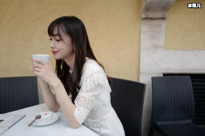 【WPT扑克】直播活动中Baby鼻子歪了，网友：这就是8千万的脸？