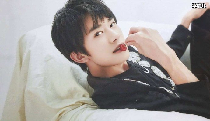 【WPT扑克】易烊千玺写给妈妈的信曝光，被编入作文教材字里行间很感人