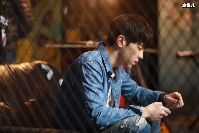 【WPT扑克】薇娅直播间邀请最火“男人帮”助力公益，邓伦遭遇首唱滑铁卢