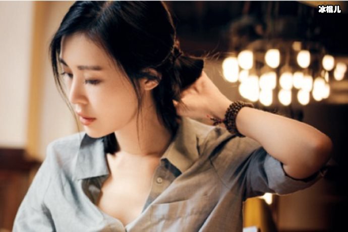 【WPT扑克】田朴珺挑错衣服，穿粉色抹胸晚礼服皮肤灰暗贵气大损