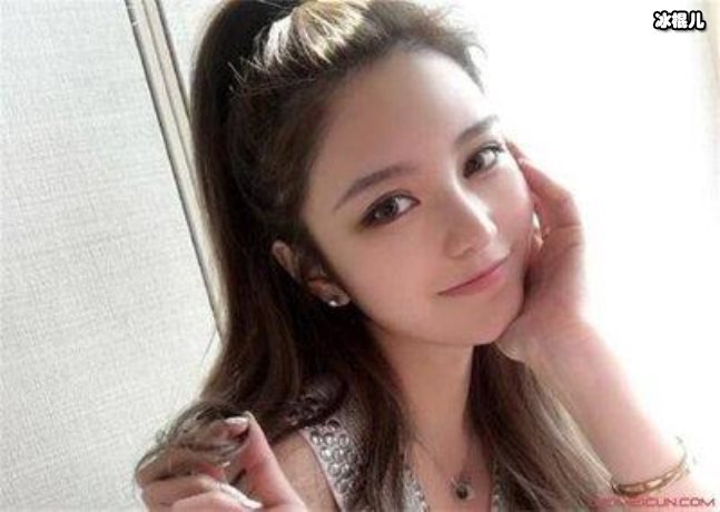 【WPT扑克】周扬青懒理小猪长文，开心送闺蜜包包让网友羡慕不已