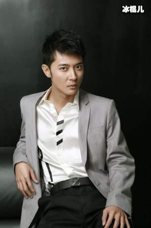 【WPT扑克】演员张丹峰曾出演《新还珠格格》，是一位很有魅力的演员