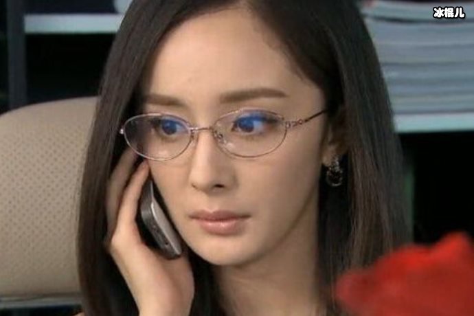 【WPT扑克】杨幂等众人亮相晚会，半素颜状态依旧抗打