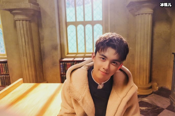 【WPT扑克】三石弟弟可爱又不失帅气，冬天这样穿迷倒一片