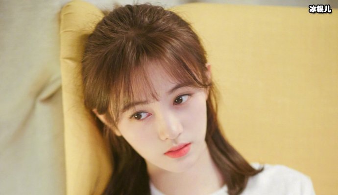 【WPT扑克】鞠婧祎颜值有多高，一袭黑色绒裙惊艳四座气场全开