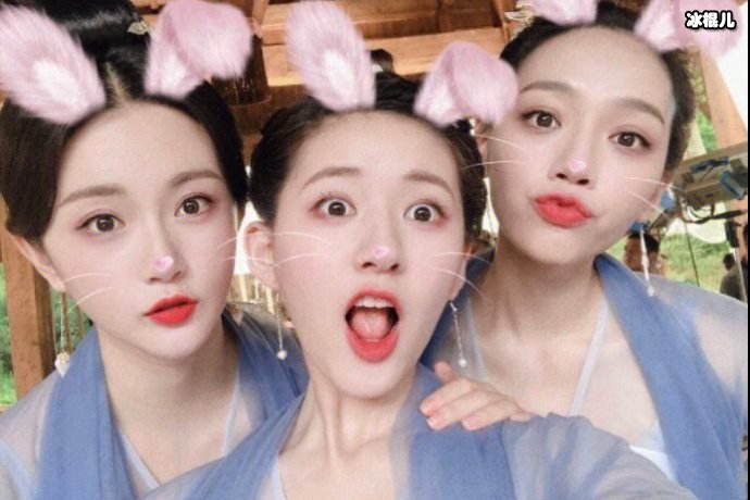 【WPT扑克】赵露思为粉丝DIY手机壳，竟忘了问粉丝们的手机型号？