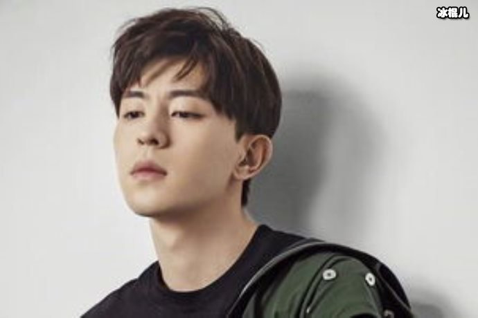 【WPT扑克】新“极限男团”给邓伦拔罐，皮肤光滑细腻惹人爱完美身材羡慕不已