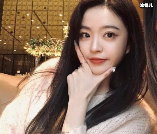 【WPT扑克】王文也深夜与好友聚会，赘肉明显腿围变粗曾高调公开高富帅男友