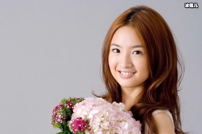 【WPT扑克】林依晨衣着宽松出席家庭聚会，两年备孕终于有了结果？