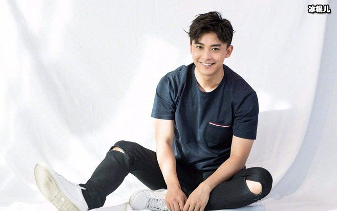 【WPT扑克】李佳航被吓坏，遇路人奇怪要求舔花坛，提醒大家注意安全