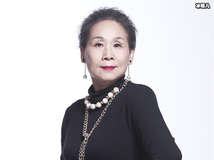 【WPT扑克】她六十二岁才出道，如今比出道二十年的儿子还红