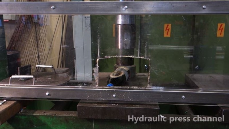 【WPT扑克】液壓機輾碎「裝滿曼陀珠可樂」瞬間，我也跟著爽噴了