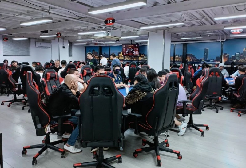 【WPT扑克】浔阳杯·九江红强开业赛丨27人挺进奖励圈，TOM手拿84.6万记分牌独领风骚，冠军即将产生！