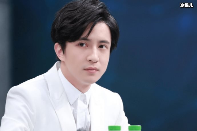 【WPT扑克】薛之谦穿花衬衣也是没谁了，歌好人也帅气质也不落下