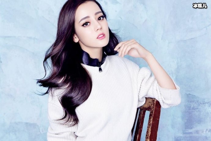 【WPT扑克】甜和酷拿捏得刚刚好迪丽热巴私服搭配出彩了，原来女神私下是这样