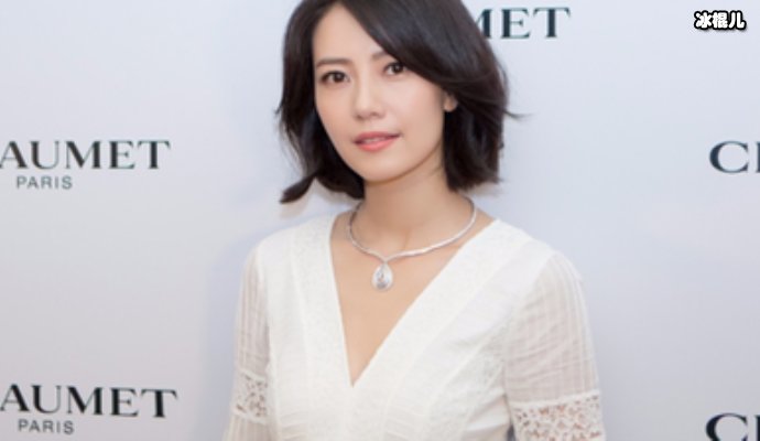 【WPT扑克】高圆圆社交网站晒近照，朋友聚会玩得开心产后颜值不减当年