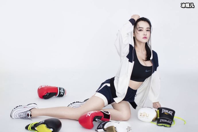 【WPT扑克】冉莹颖全家穿亲子装拜年，小儿子像极了爸爸