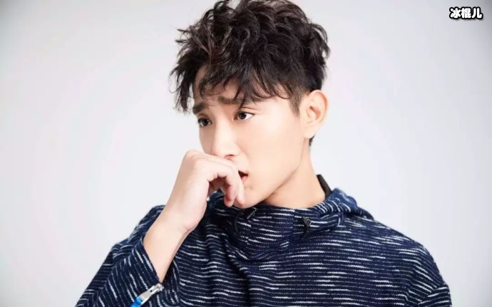 【WPT扑克】于小彤新剧妆容用力过猛惨不忍睹，腿部残疾生生演成面瘫