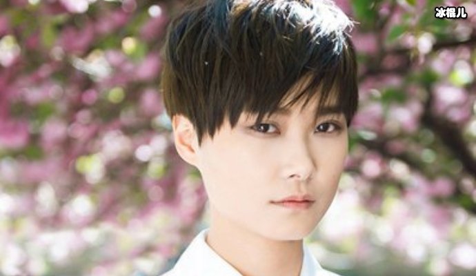 【WPT扑克】假小子的李宇春已不再回来，如今的她满满的少女心秒变15岁清纯少女