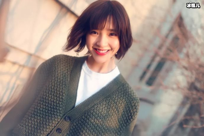 【WPT扑克】唐艺昕晒孕期美照，游泳似少女网友大呼羡慕