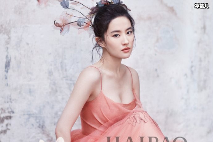 【WPT扑克】靓丽飒气有型时尚并存，刘亦菲手把手教你