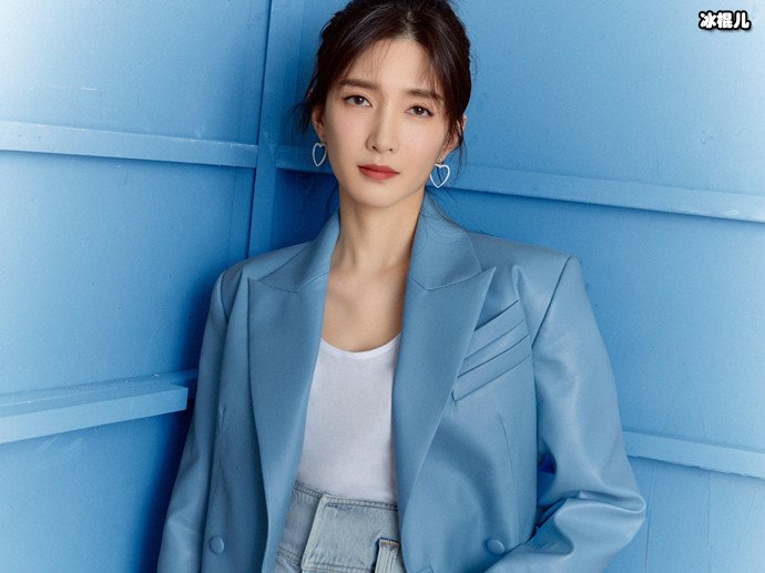 【WPT扑克】捧不红的江疏影，资源不断却依旧不火，无奈发文自嘲捧不红