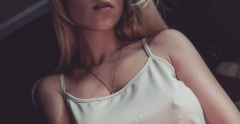 【WPT扑克】俄羅斯妹不知被出賣…「無罩激凸」NG照流出　興奮敏感體讓網友嗨翻啦