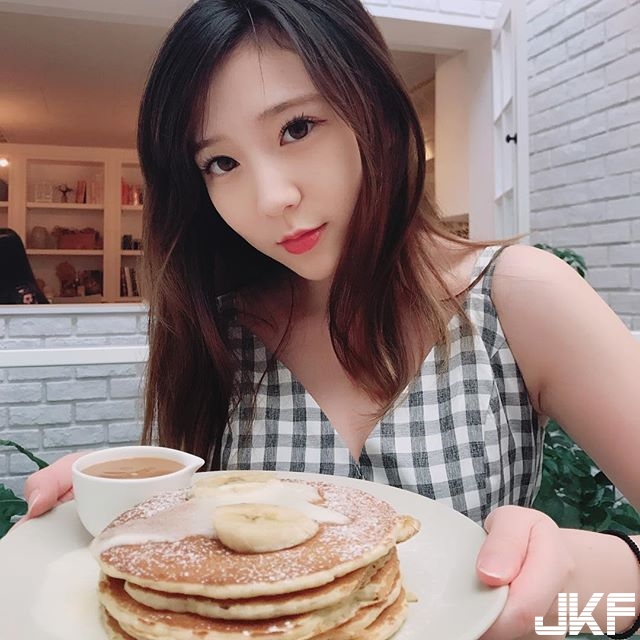 【WPT扑克】正港台灣小護士！隱藏版超級好身材，胸前「大長輩」乳量不容忽視！