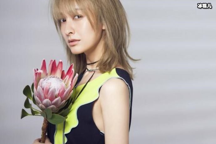 【WPT扑克】淘汰流不出眼泪的吴昕下台后被海涛一句话逗哭，网友：神仙友情