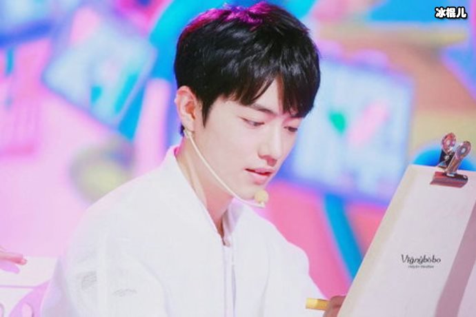 【WPT扑克】肖战低调出席时尚晚宴，后台花絮被曝出小细节决定成败