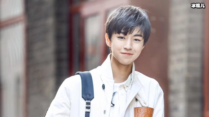 【WPT扑克】王俊凯新造型成熟又清新，开一颗扣子很性感