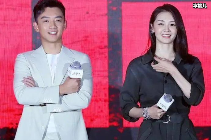 【WPT扑克】苗苗也练一字马如此动作幅度实在有点大，郑恺不用担心吗？