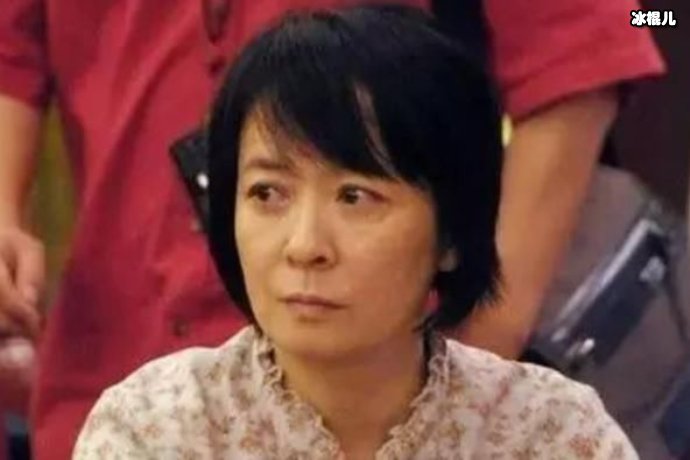 【WPT扑克】刘强东小心呵护章泽天走路都要搀扶，网友：难道怀有身孕？