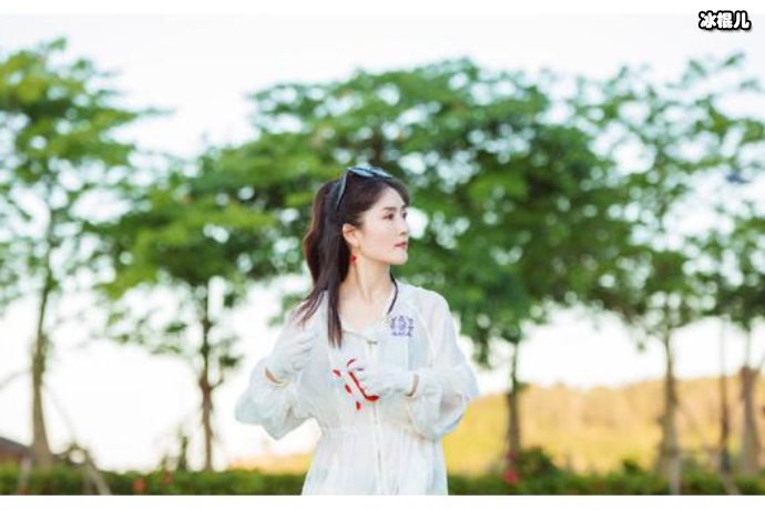 【WPT扑克】主持人吴昕清新可爱的气质，收获了不少关注和喜爱