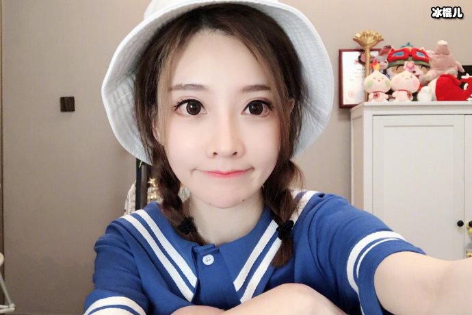 【WPT扑克】是整形还是P过了，冯提莫秒变菜市场大妈让人难以接受