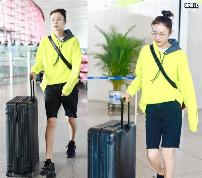 【WPT扑克】刘雯的这几组机场照又美出新高度，一身鹅黄色卫衣可爱丸子头造型