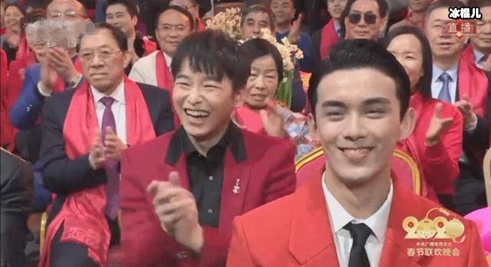 【WPT扑克】彭昱畅第一次上春晚并表演魔术，听到单身笑得眼睛眯成一条缝