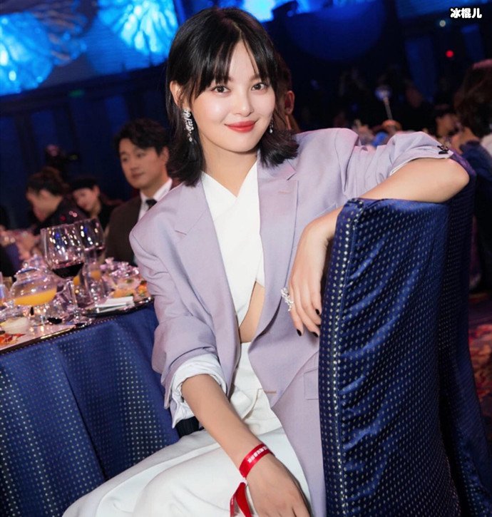 【WPT扑克】辛芷蕾拒绝甜美，个性十足的她受到大家追捧