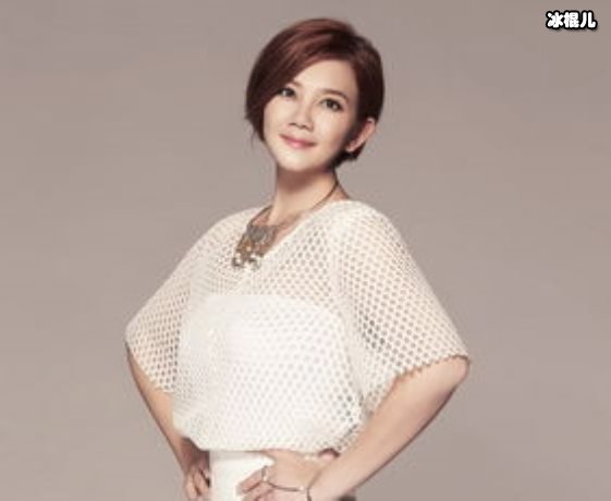 【WPT扑克】前夫一家三口牵手逛街，梁静茹发文：恭喜简单的两个字说出很难